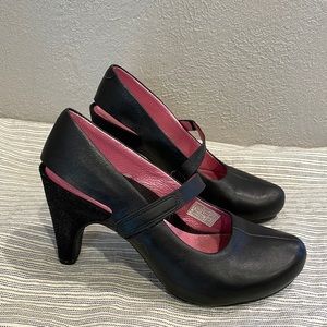 Tsubo Mary Jane Style Sling Backs Size 8
